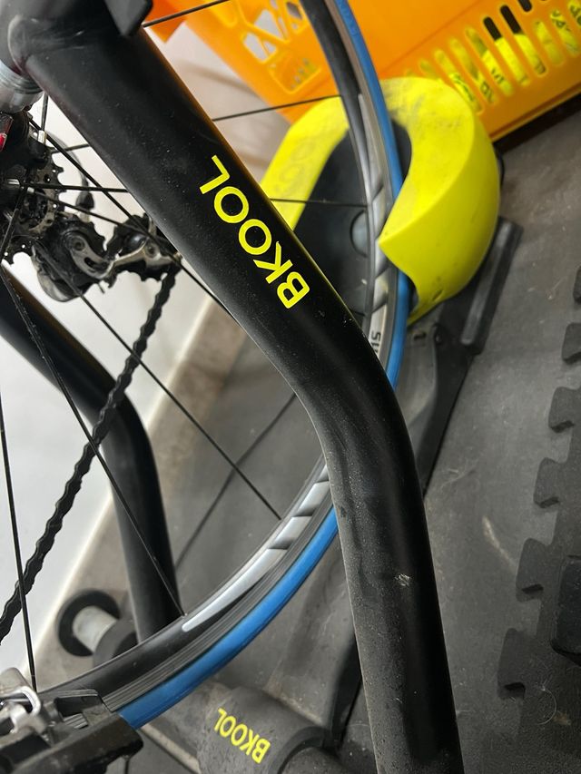 Rodillo Bkool + regalo rueda para el rodillo