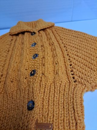 Toquilla baserri eskuz egina