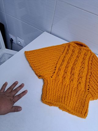 Toquilla baserri eskuz egina