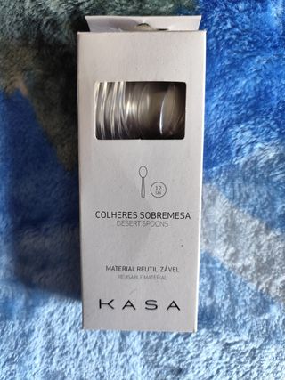 Colheres de plástico