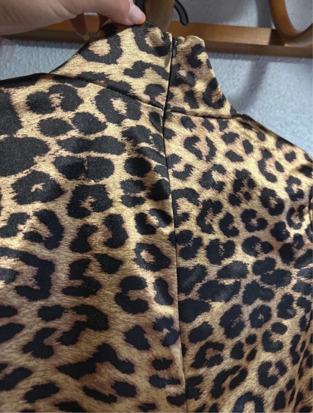 Vestido leopardo satinado talla S