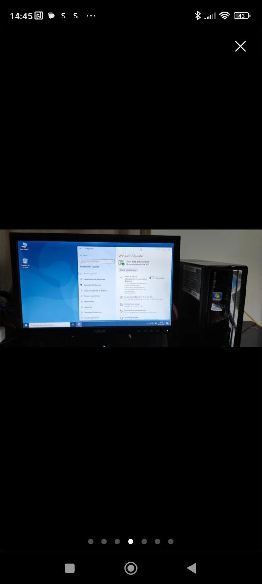 Ordenador de sobremesa con monitor