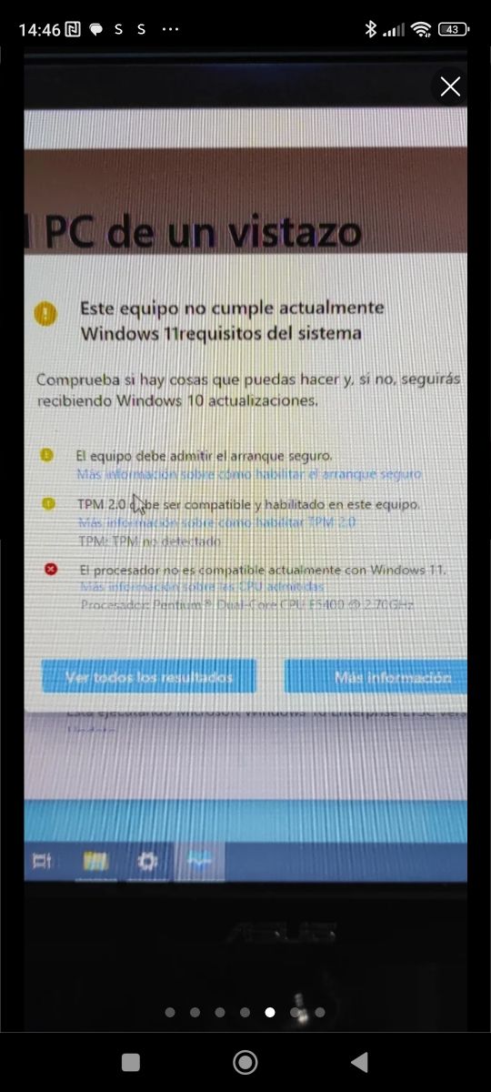 Ordenador de sobremesa con monitor