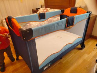 Colchón y cuna de viaje