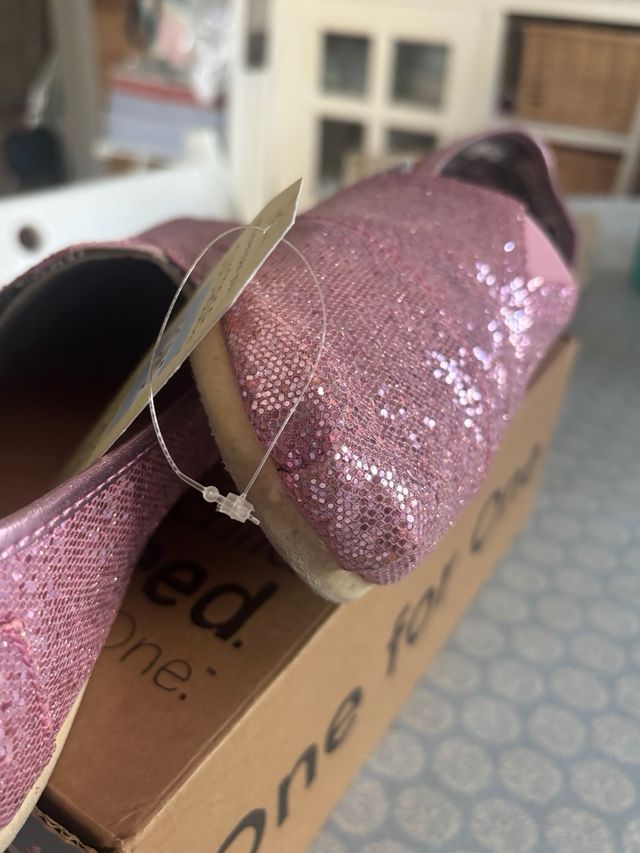 Alpargatas TOMS talla 36.5 rosas brillo