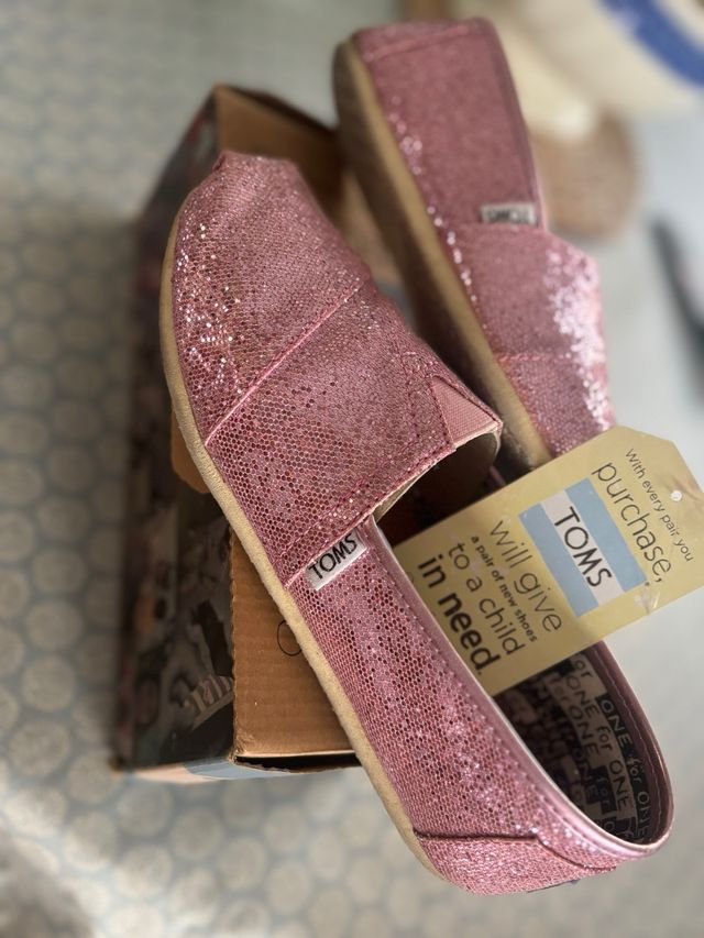 Alpargatas TOMS talla 36.5 rosas brillo