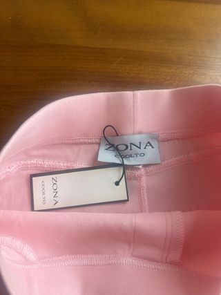 ¡Nuevo con etiqueta! Pantalón rosa claro por solo 9