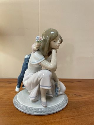 Figura Lladró 06506 Felicidades Mamá.