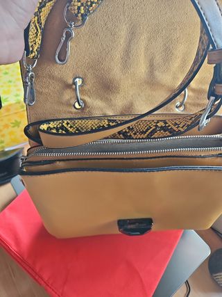 Bolso imitación ante.