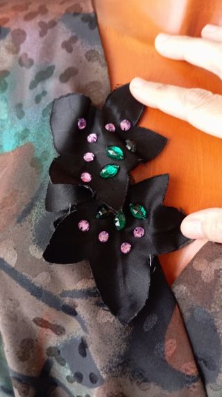 Vestido vintage en tonos tierra