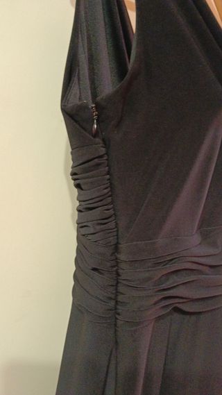 Elegante vestito midi nero da donna