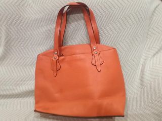 Bolso de mujer color coral