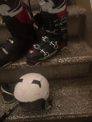 Botas de esquí Salomón xpro 80 con casco y gafas