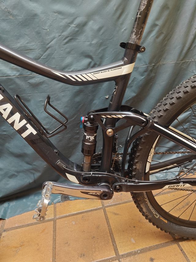 MONTAIN BIKE GIANT