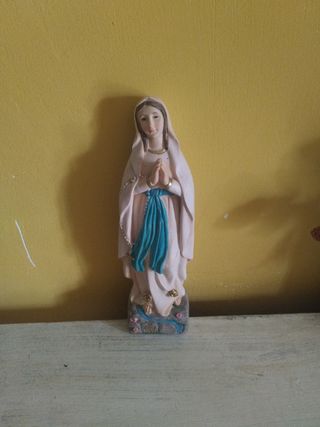 Figura de la Virgen comprada Lourdes