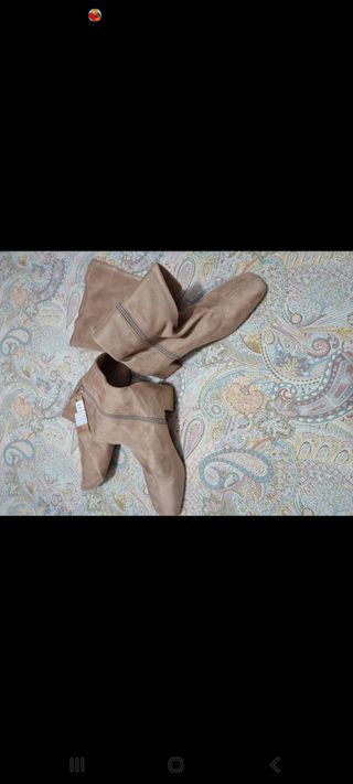 Botas de ante elásticas, marca corina ,t