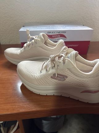 Skechers Archfit Mujer