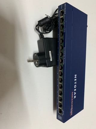Switch Netgear FS116 - 16 puertos 10/100