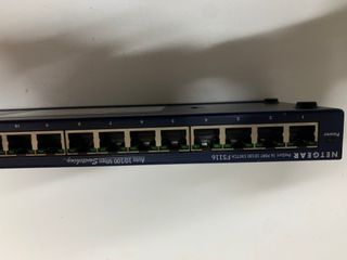 Switch Netgear FS116 - 16 puertos 10/100