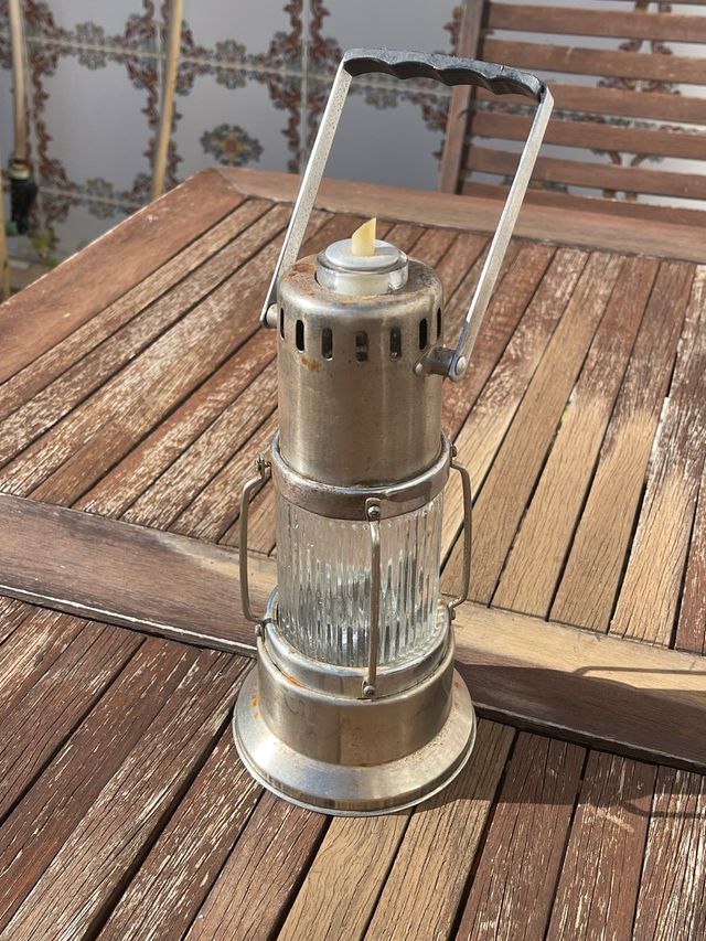 Antigua lámpara de minería, botella