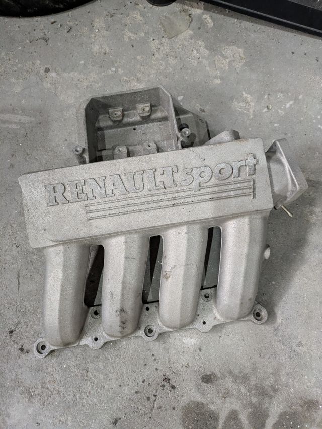 Coletor de admissão Clio RS 2.0 16v