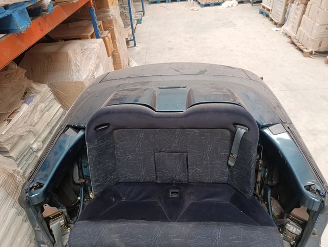 Sofá coche descapotable decorativo