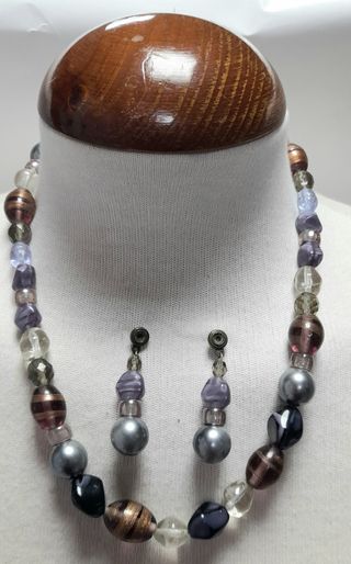 Collar y pendientes 