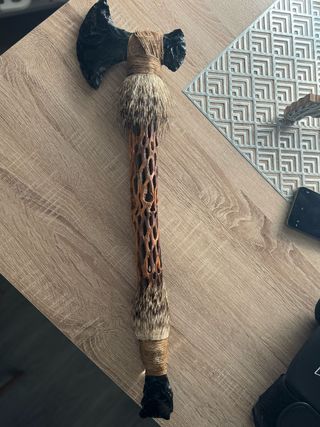 Hacha artesanal totalmente echa a mano