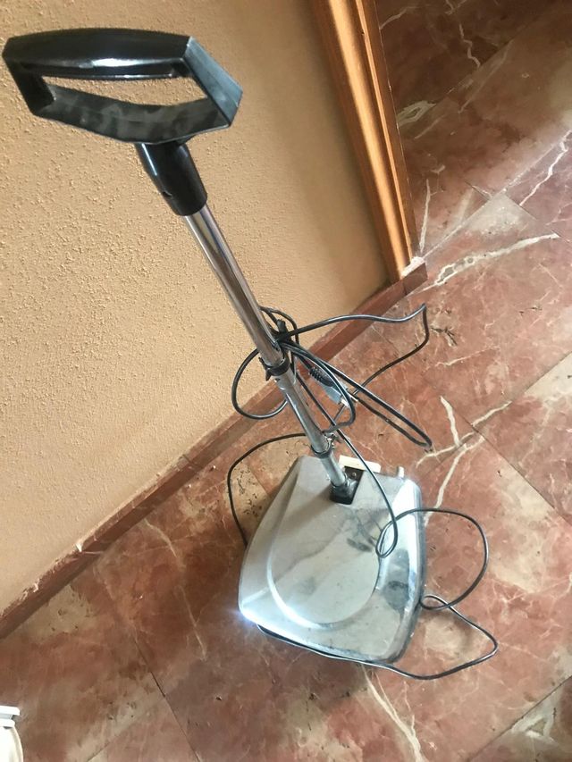 Aspiradora Lustradora Vintage Tornado