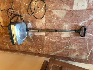 Aspiradora / lustradora Tornado estilo vintage