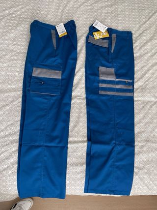 Dos pantalones multibolsillos monza