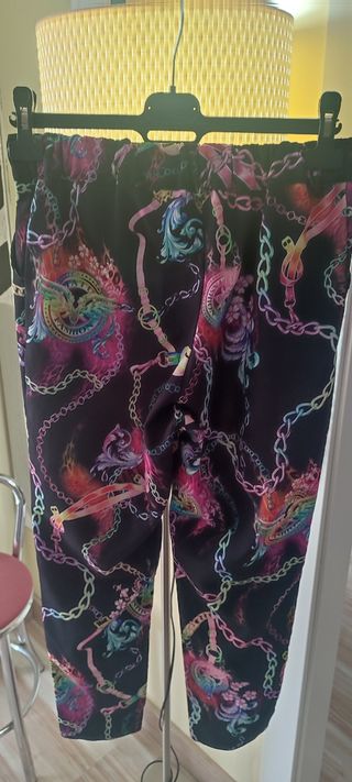 Pantalón estampado de punto.