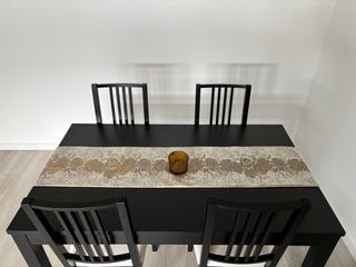 Conjunto de mesa y sillas de comedor negro/marrón