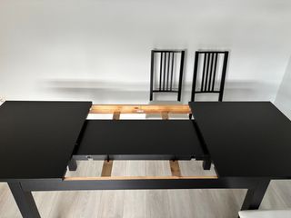 Conjunto de mesa y sillas de comedor negro/marrón