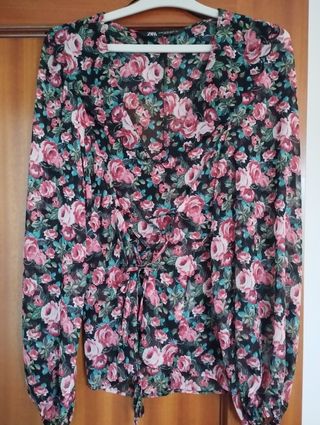 Camisa vaporosa semitransparente
