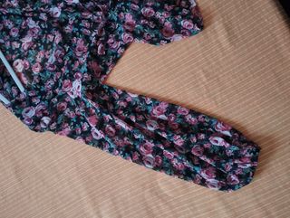 Camisa vaporosa semitransparente