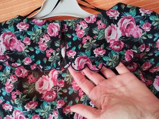 Camisa vaporosa semitransparente