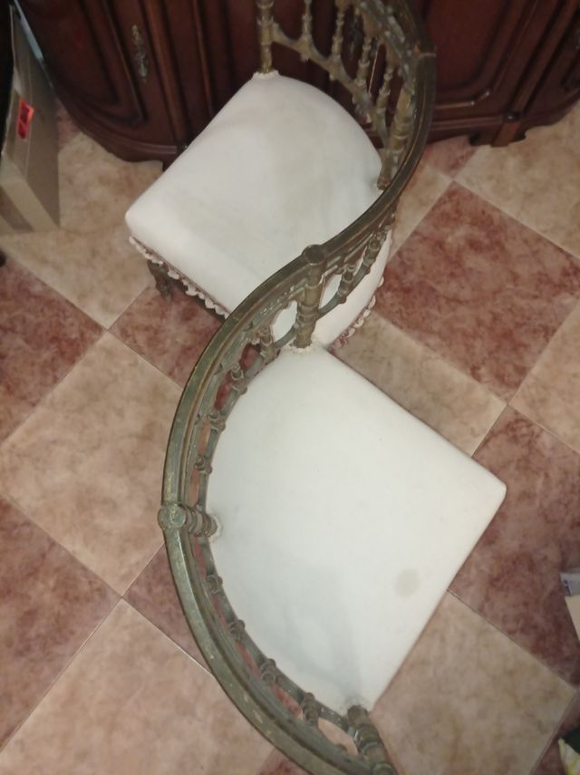 Antigua silla tu y yo