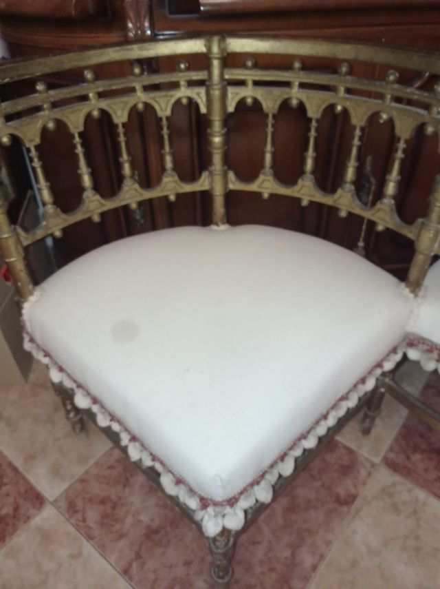 Antigua silla tu y yo