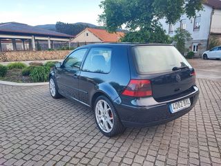 Volkswagen Golf 2003