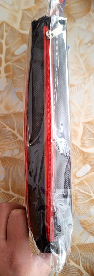Astuccio di Spiderman Marvel rosso e nero