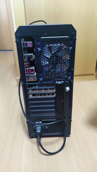 Ordenador de sobremesa.Una ganga a mitad de precio