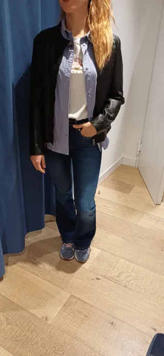 Cazadora piel #negra chica,se uso dos veces solo,