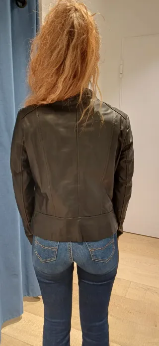 Cazadora piel #negra chica,se uso dos veces solo,