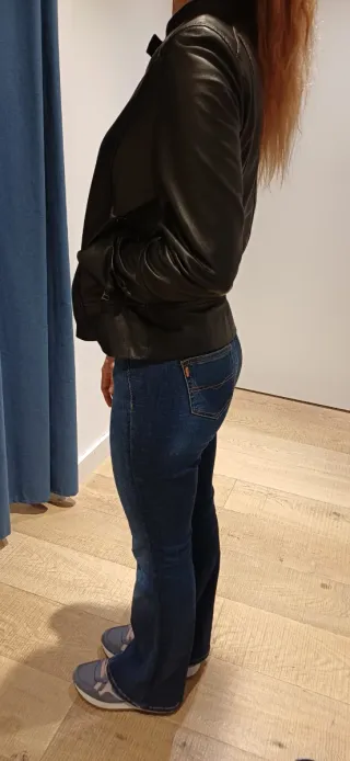 Cazadora piel #negra chica,se uso dos veces solo,