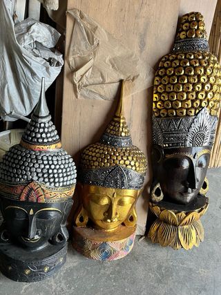 Figura de buda de madera 
