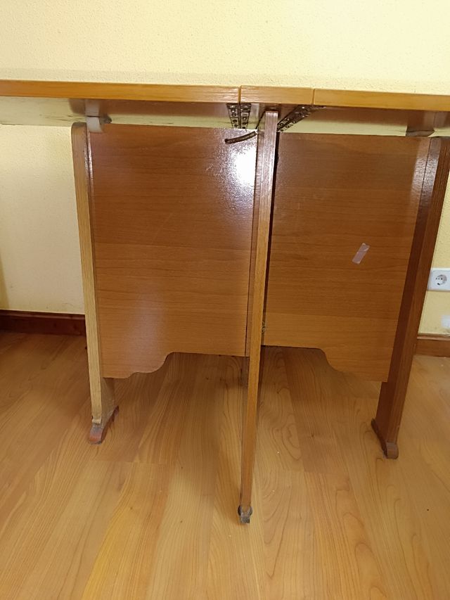Mesa plegable de madera
