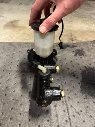 Pompa freno LJ70