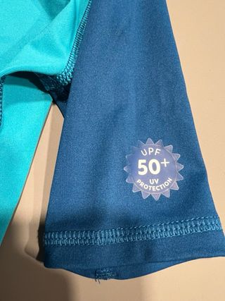 Bañador talla 6 con proteccion solar 50
