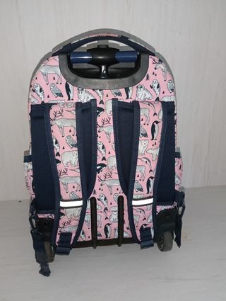 Mochila escolar rosa en muy buen estado